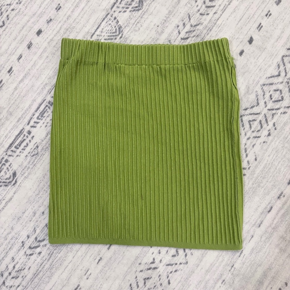 🌟2 for $10 Women’s Vintage Earthy Green Ribbed Soft Mini Skirt Small - Picture 3 of 8